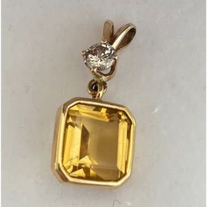 18K gold topaz with diamond necklace charm
